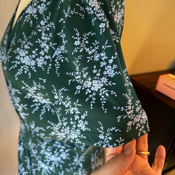 Lark & Ro Fixed Wrap Hunter Green Floral Short Sleeve Casual Dress Size 16 - Picture 7 of 9